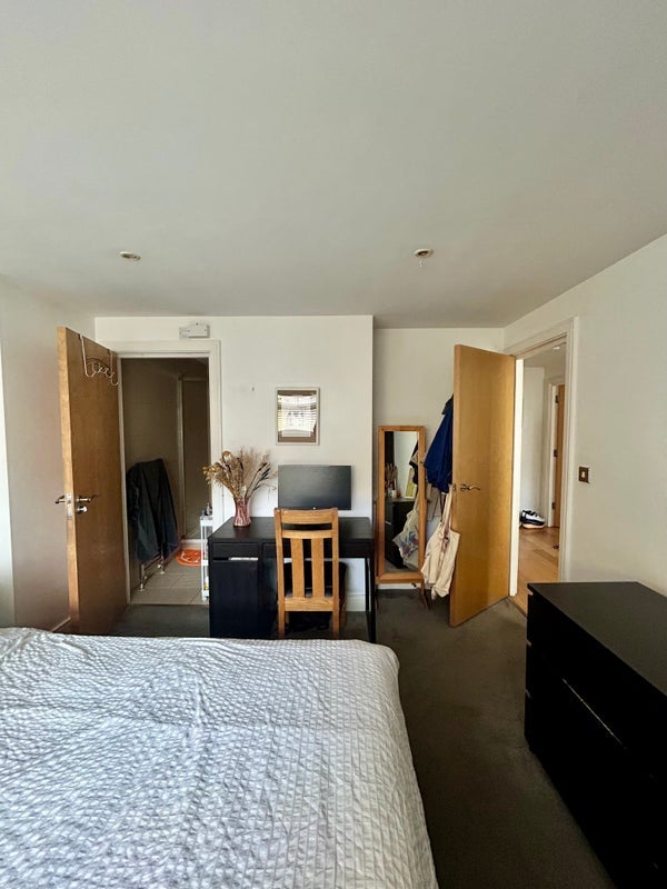 Room Acton Mews in Greater London