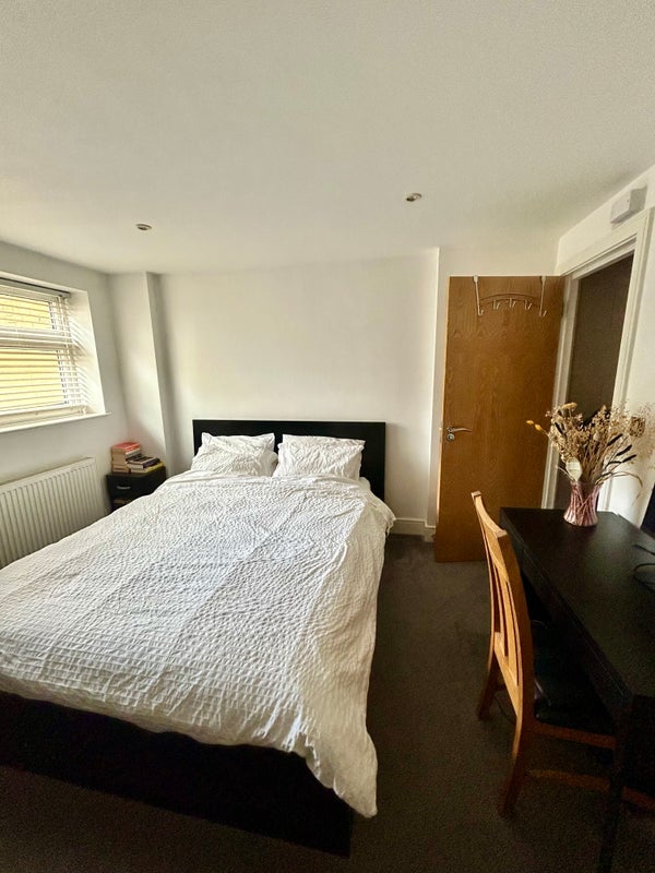 Room Acton Mews in Greater London