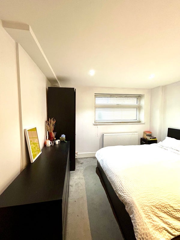 Room Acton Mews in Greater London