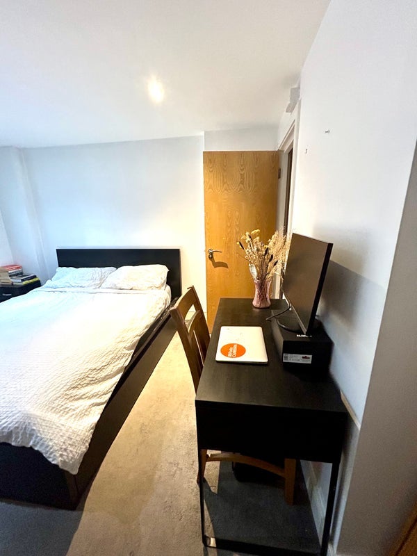 Room Acton Mews in Greater London