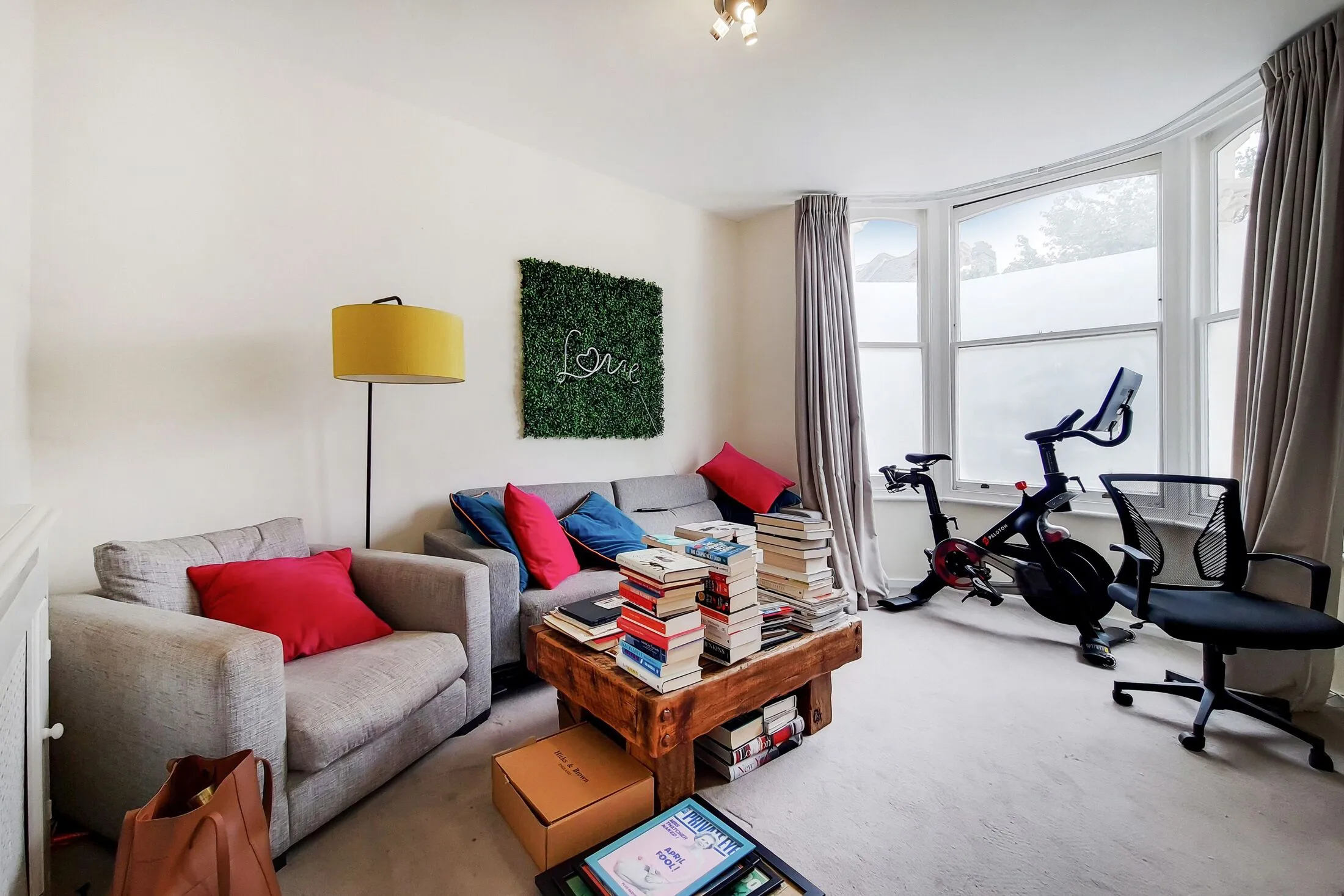 Flat Dawes Road in Greater London