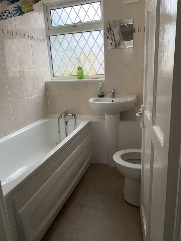 Room Chesterton Road in Greater London