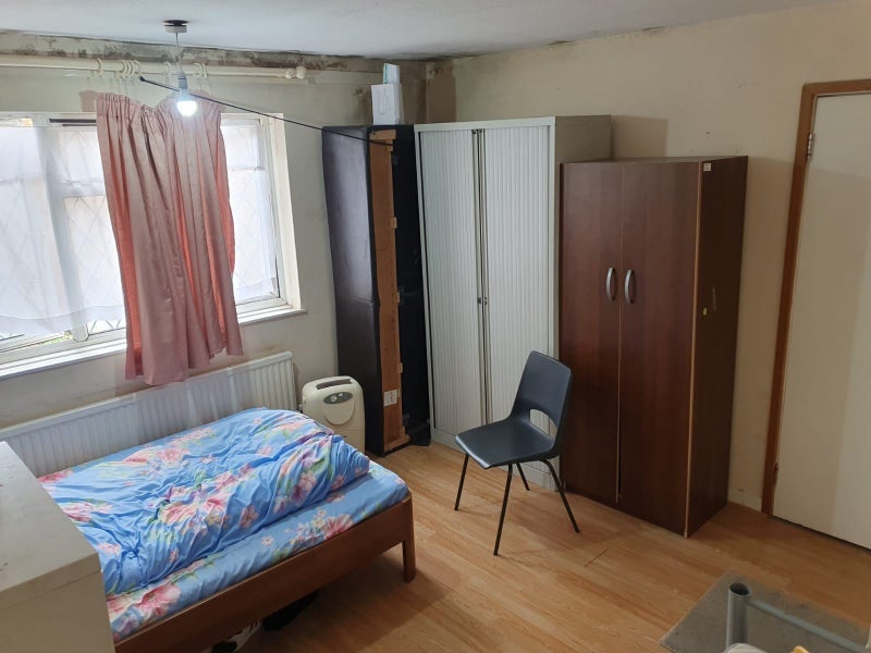 Room Chesterton Road in Greater London
