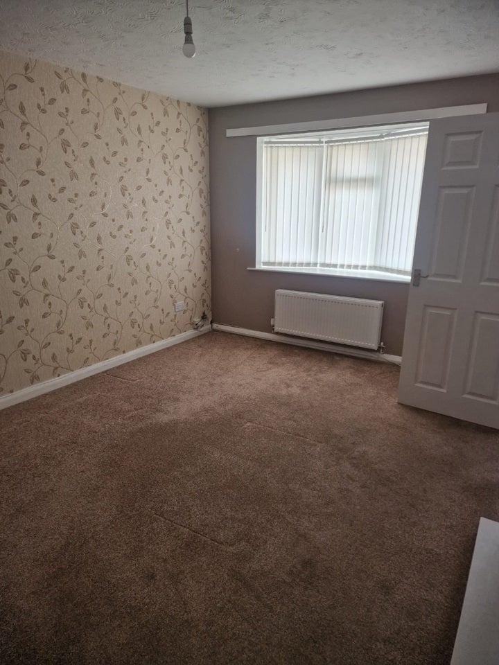 House Teal Grove in Darlaston