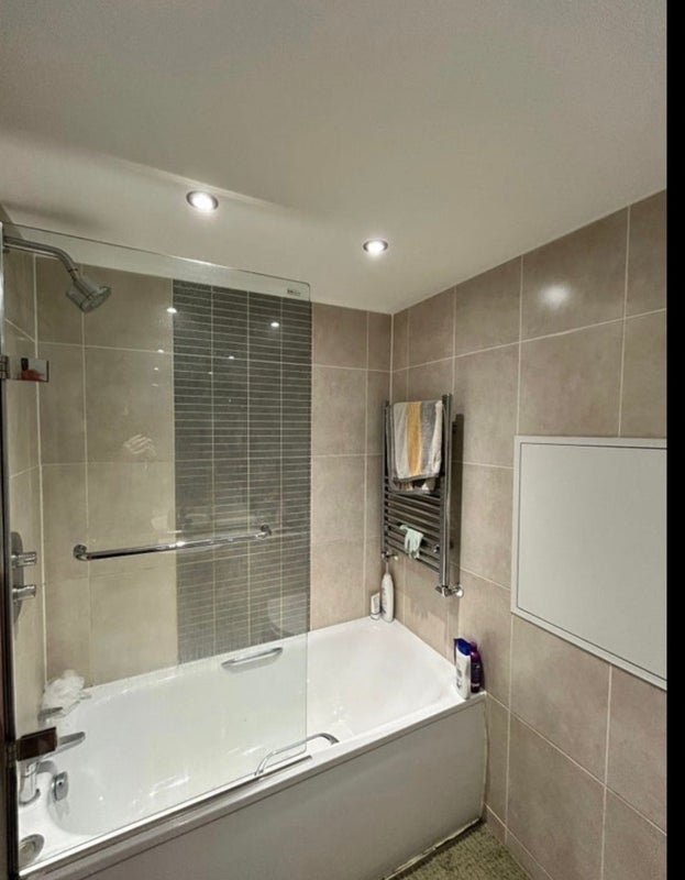 Room Chippenham Road in Manchester