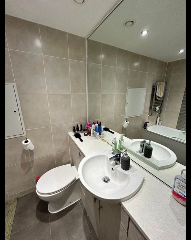 Room Chippenham Road in Manchester