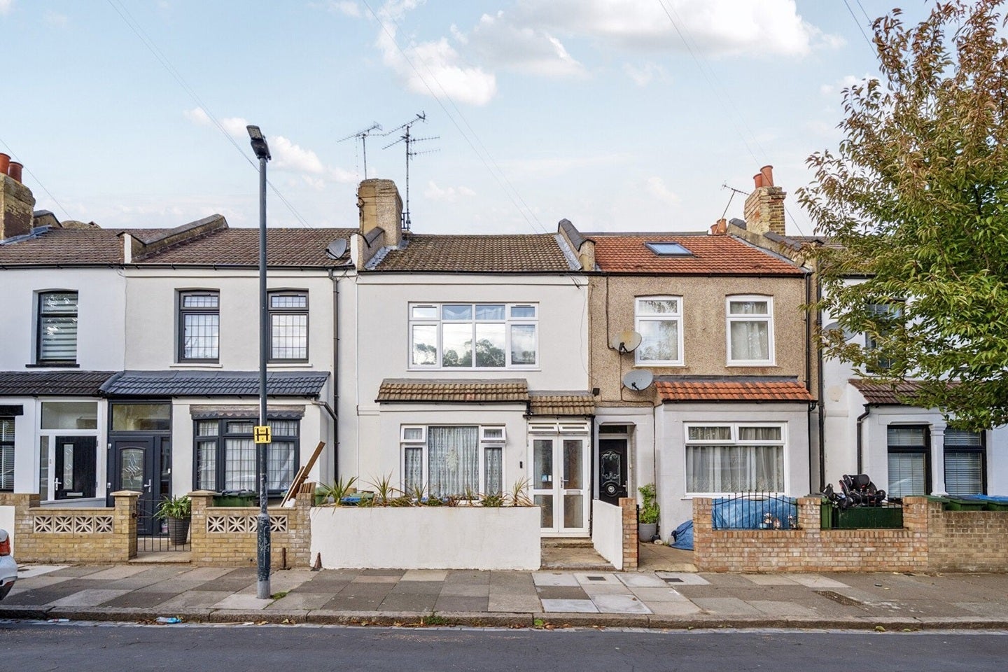 Flat Malton Street in Greater London