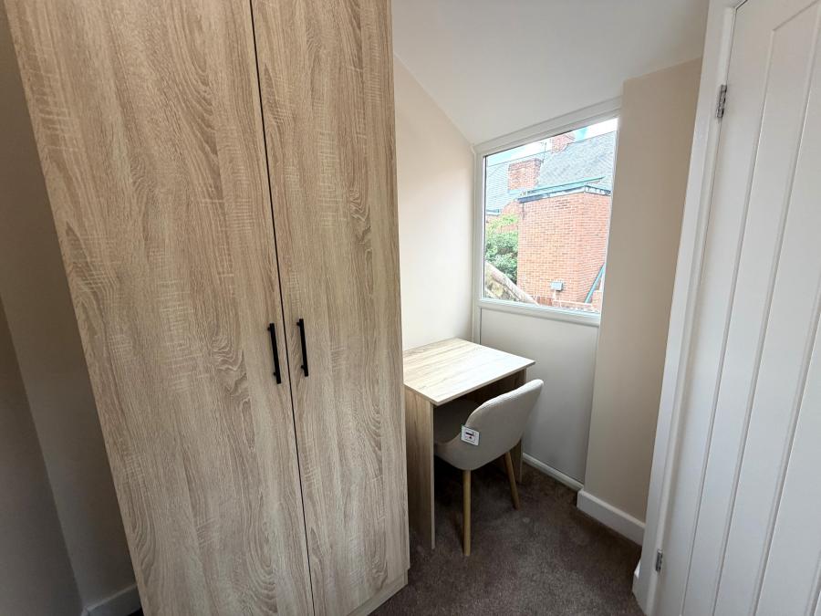 Room Claremont South Avenue in Gateshead
