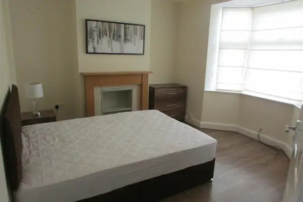 Room Elsden Road in Wellingborough