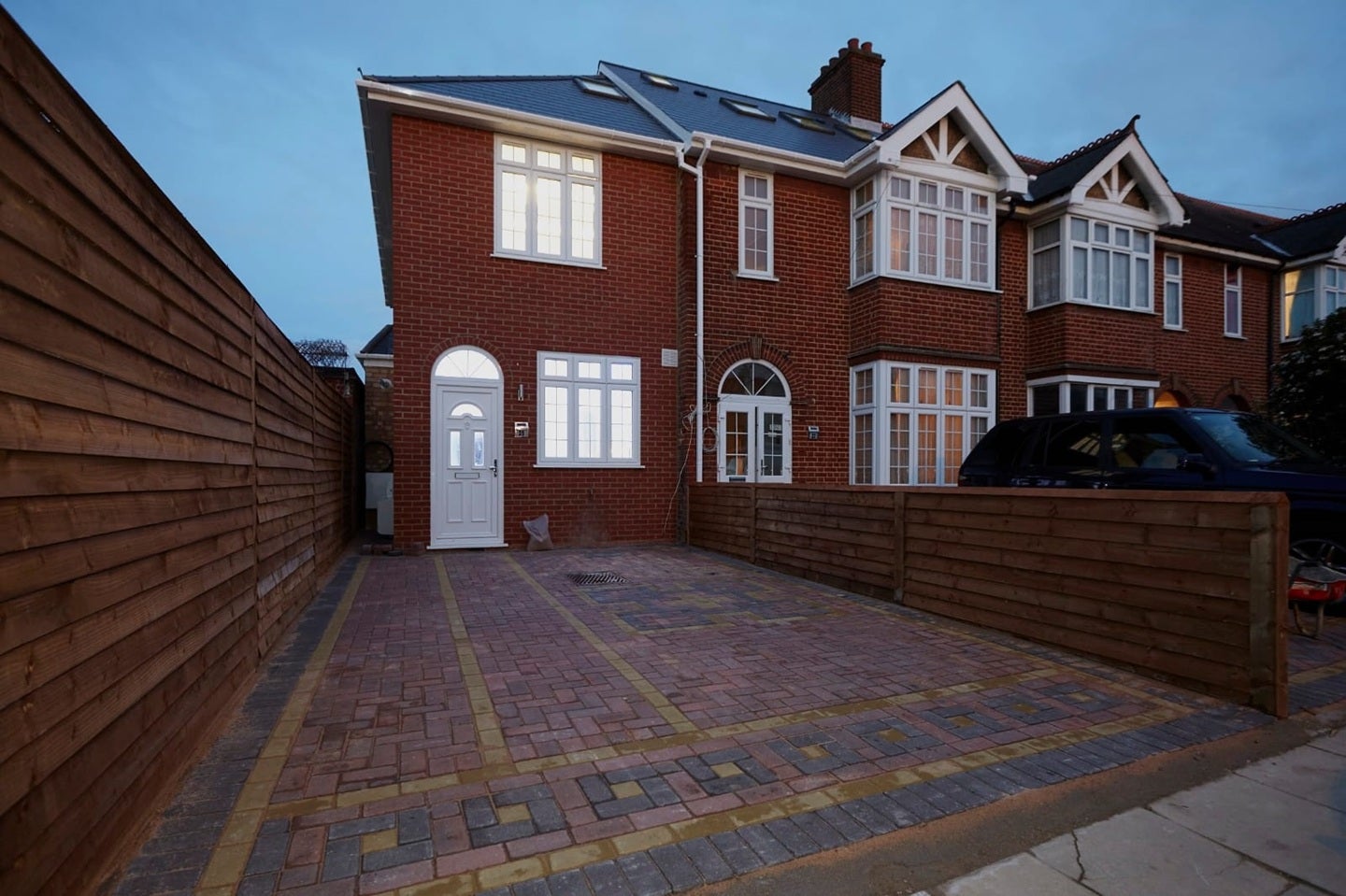 House Rose Avenue in Greater London