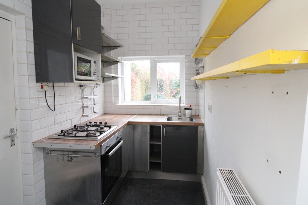 House Silverfield Close in Birmingham