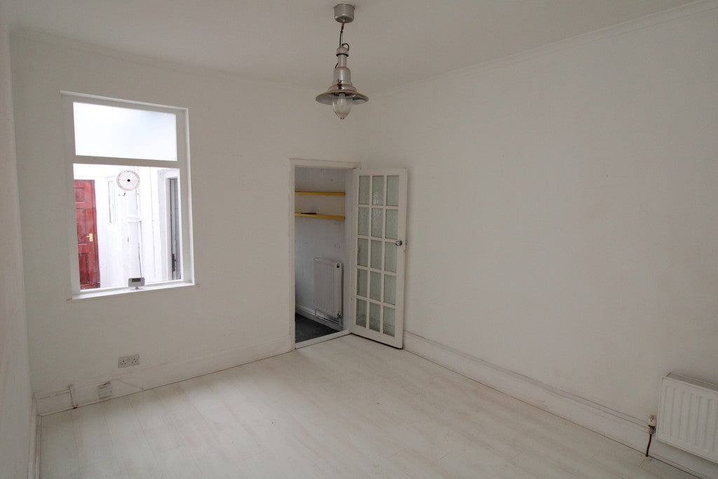House Silverfield Close in Birmingham