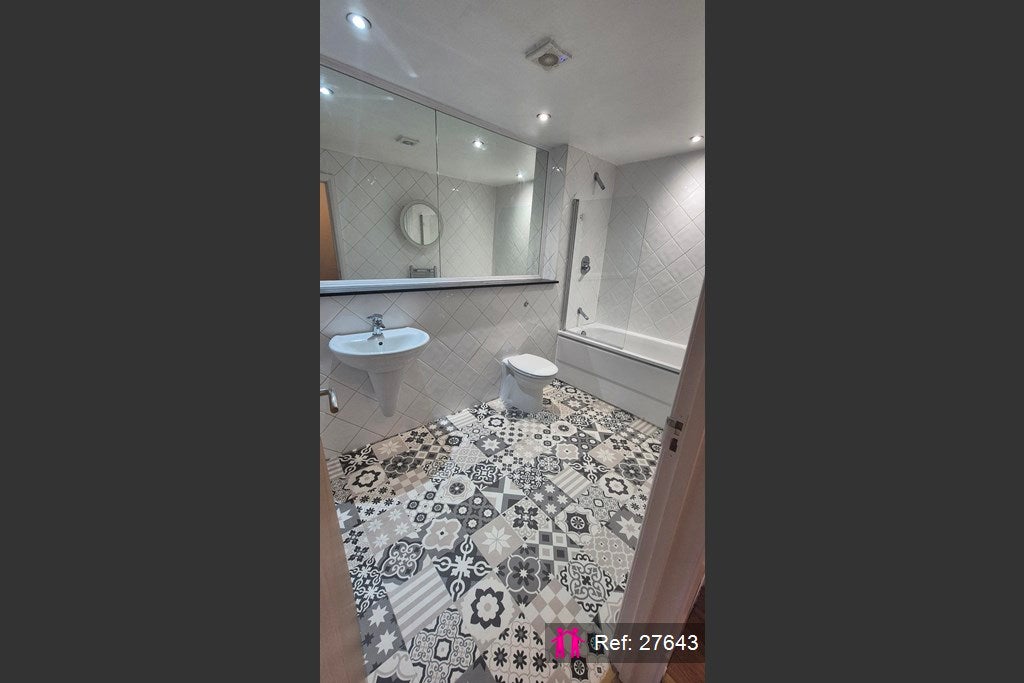 Flat Warrington Street in Tameside