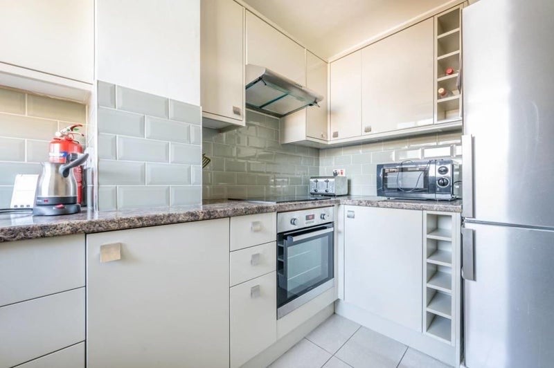 Room Brangton Road in Greater London