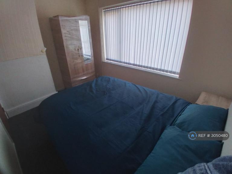 Room Clopton Road in Birmingham