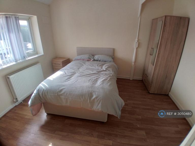 Room Clopton Road in Birmingham