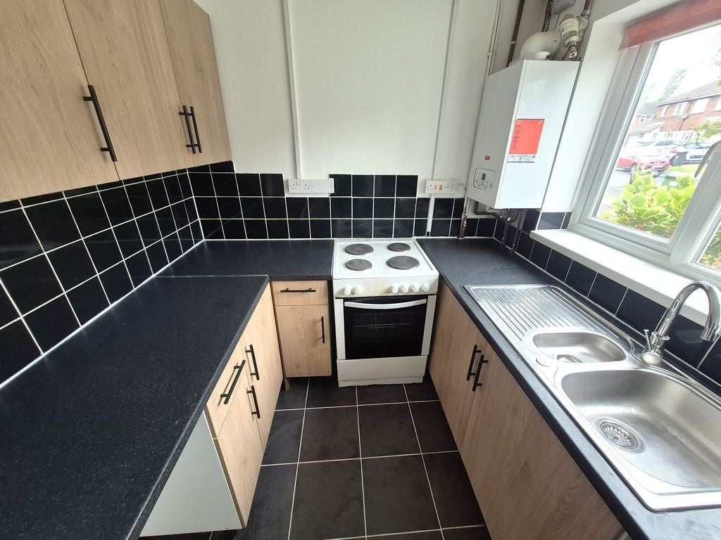 Flat Compton Drive in Walsall