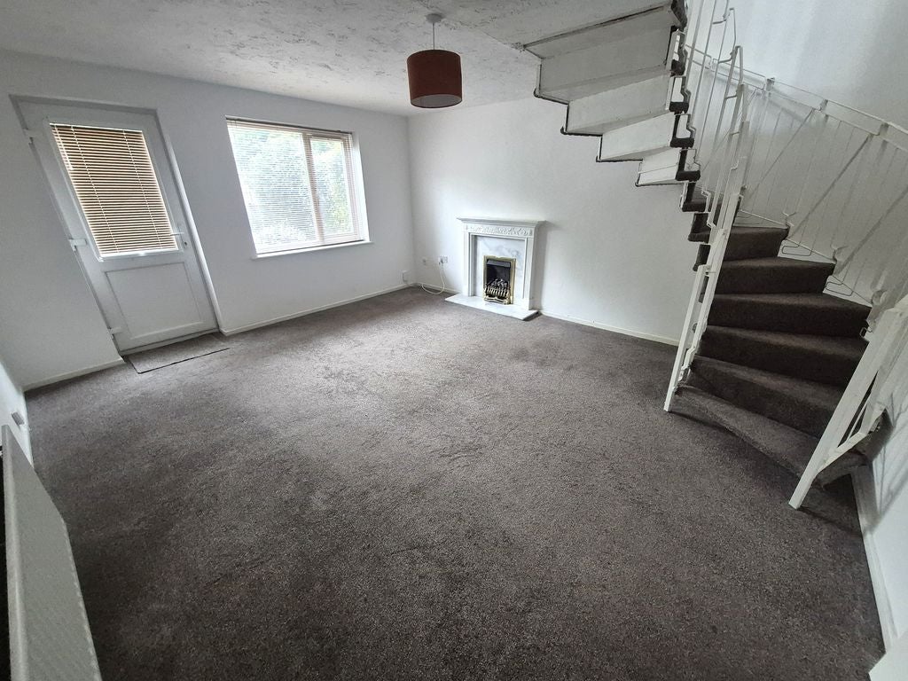 Flat Compton Drive in Walsall