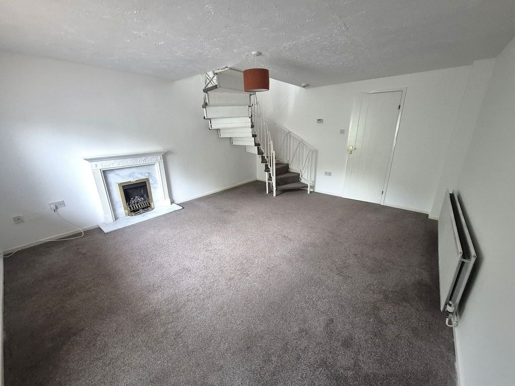 Flat Compton Drive in Walsall