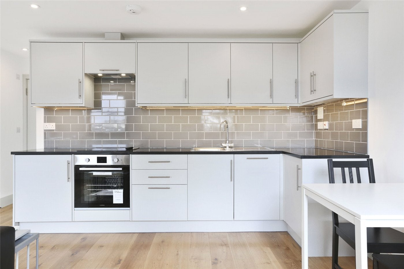 Flat Coverdale Road in Greater London