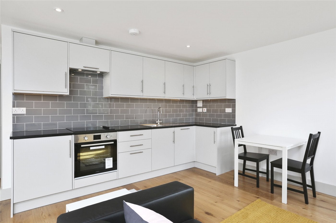 Flat Coverdale Road in Greater London