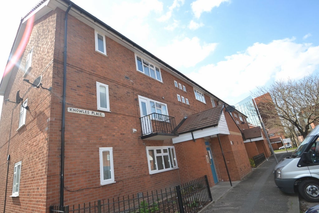 Flat Knowles Place in Manchester