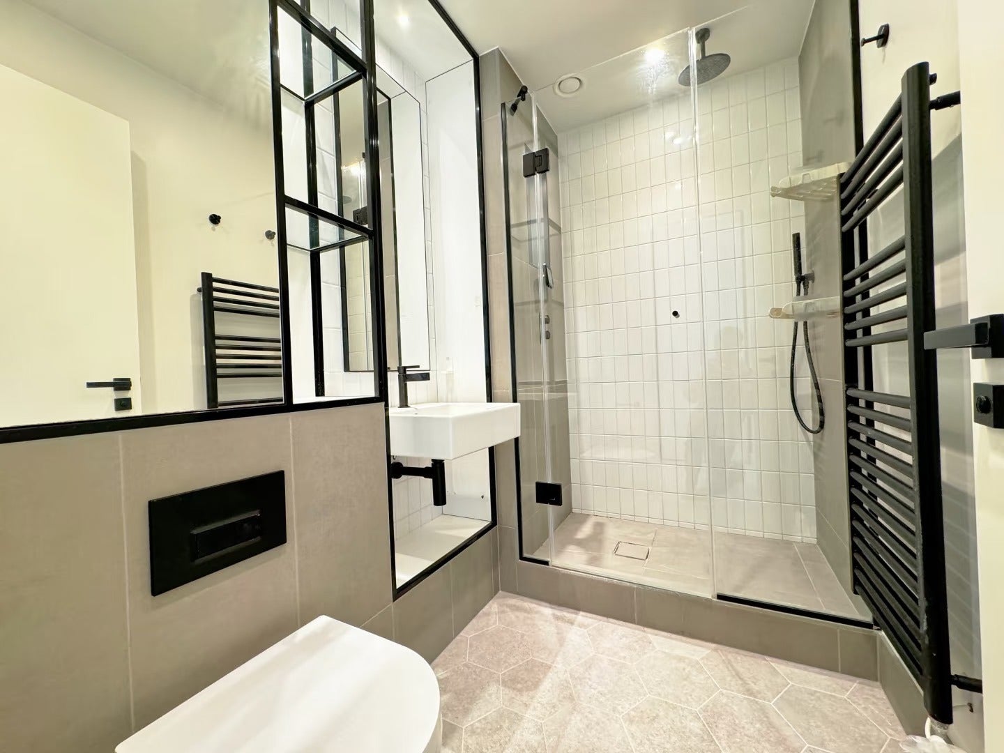 Flat Beresford Avenue in Greater London
