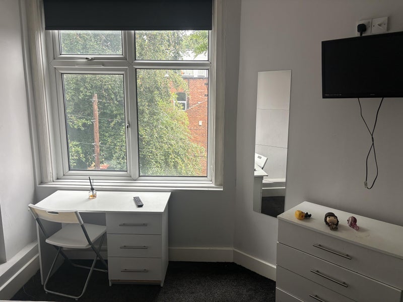 Room Chapel Lane in Leeds