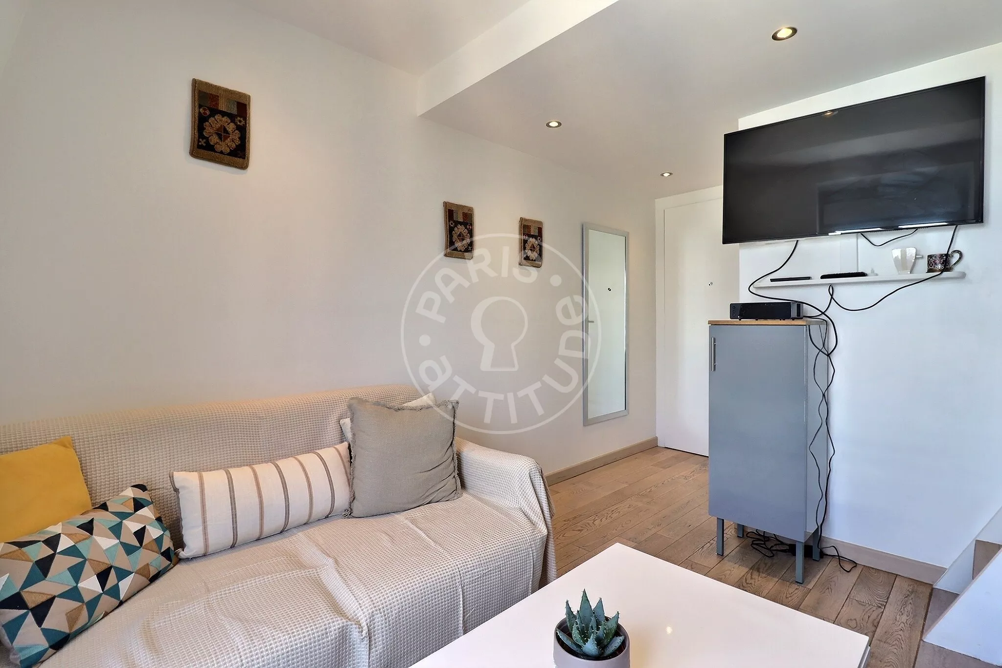 Flat Rue Cavallotti in Paris