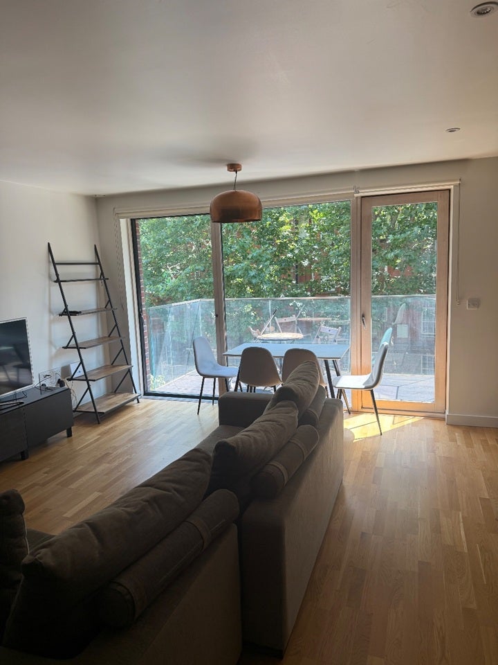 Flat Rodney Road in Greater London
