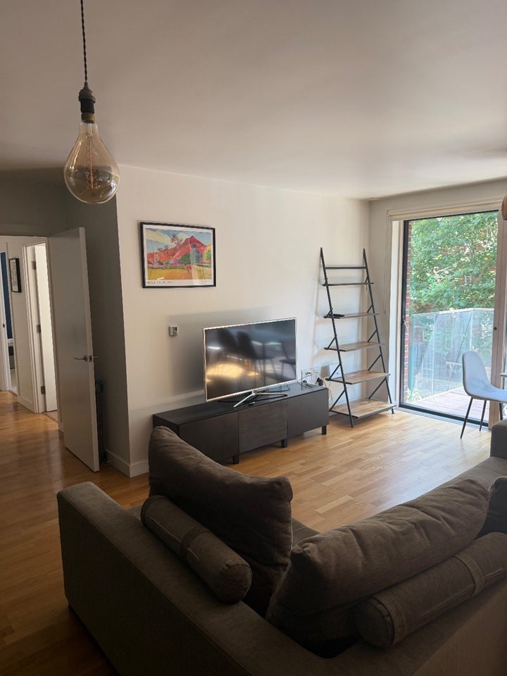 Flat Rodney Road in Greater London