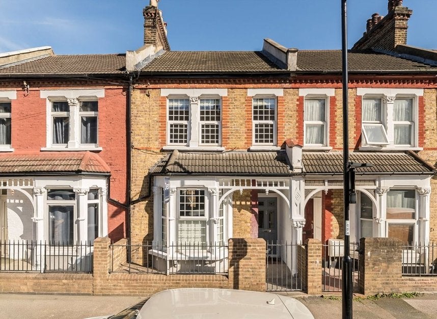 House Doggett Road in Greater London