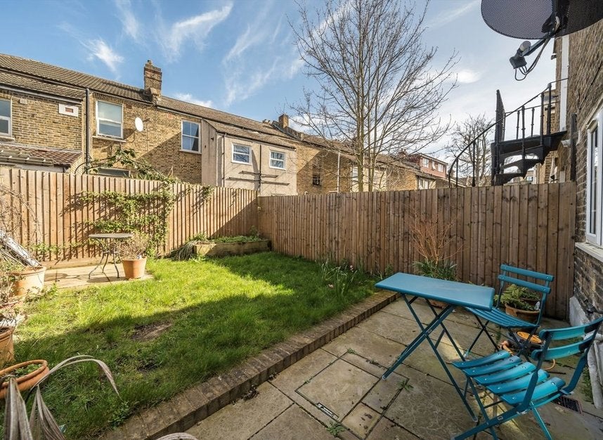 House Doggett Road in Greater London