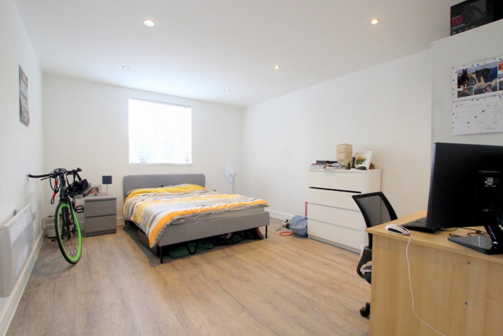 Flat Upper Tooting Road in Greater London