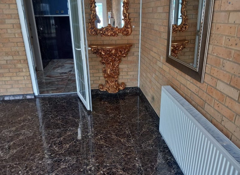 Flat Richings Way in Richings Park
