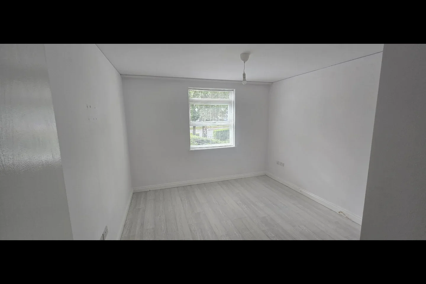Flat Stonegrove in Greater London