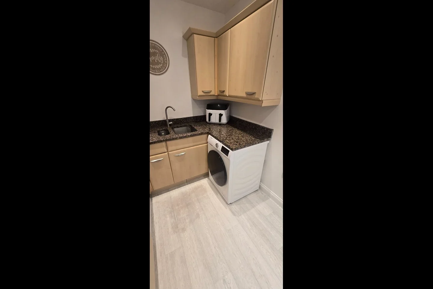 Flat Stonegrove in Greater London
