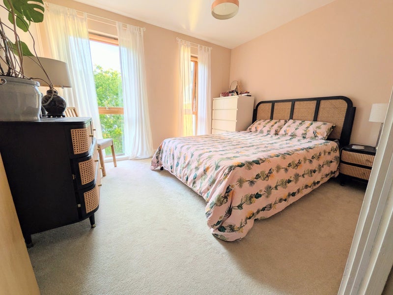 Flat Westwood Hill in Greater London