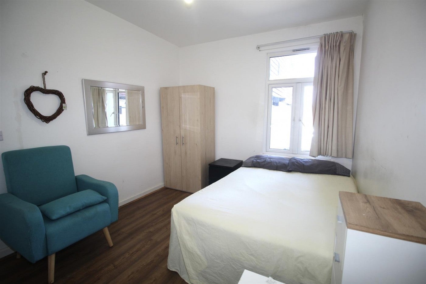 Room Southbury Road in Greater London