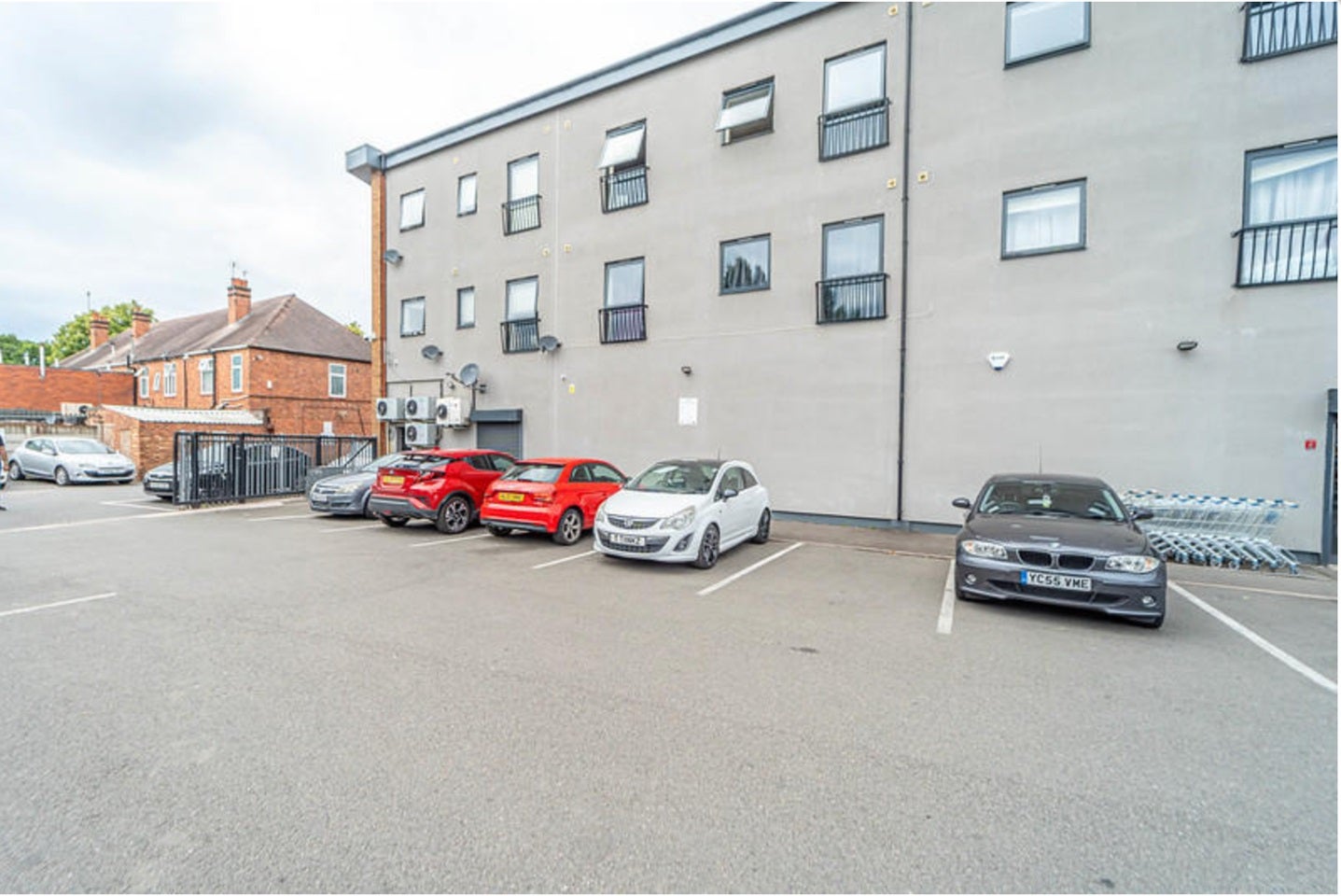 Flat Merridale Road in Wolverhampton