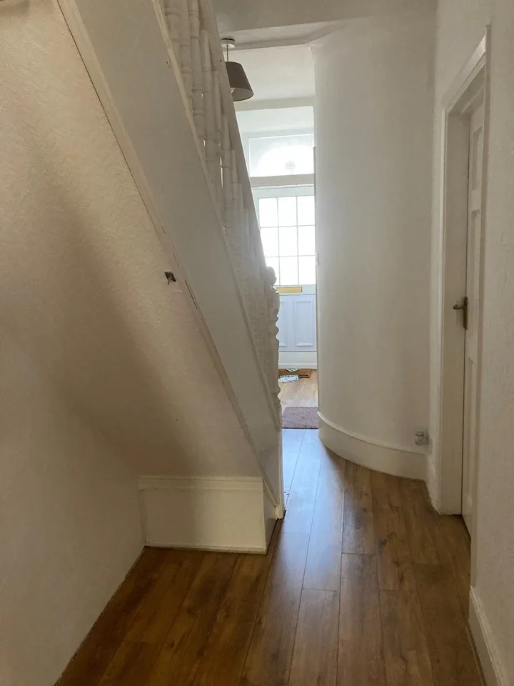 Room Fotheringham Road in Greater London