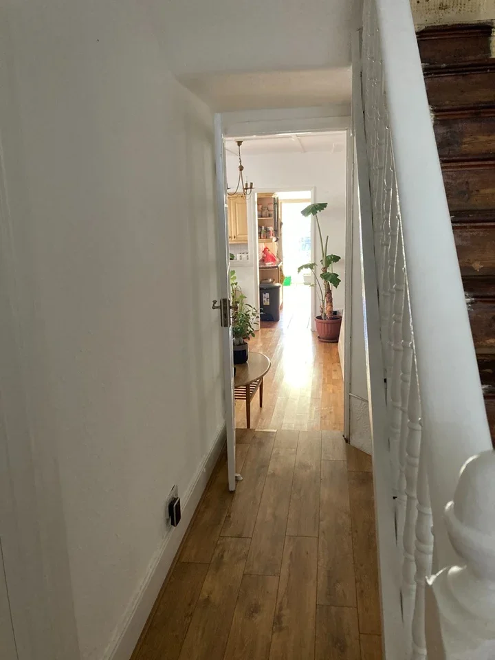 Room Fotheringham Road in Greater London