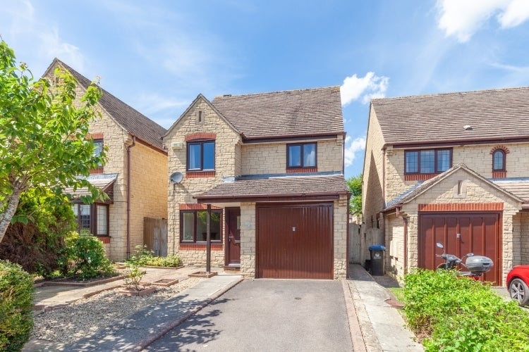 House Tetbury Drive in West Oxfordshire