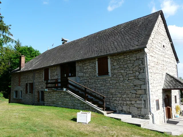Room D 127 in Sarroux - Saint-Julien
