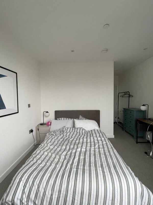 Room York Road in Greater London