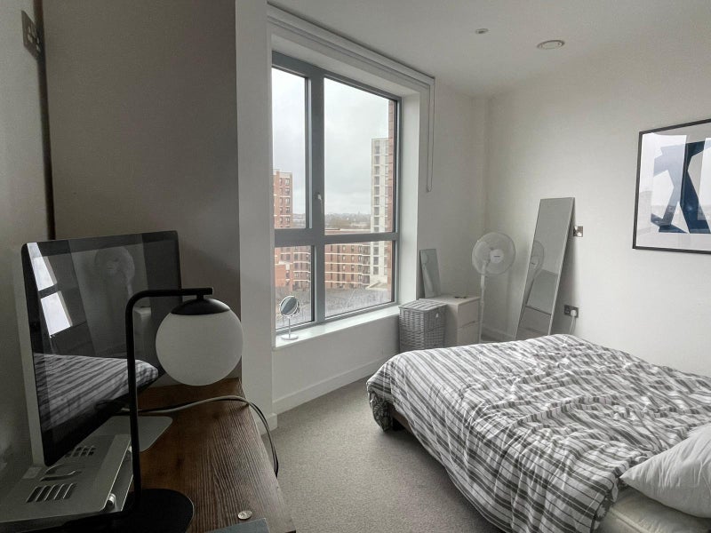 Room York Road in Greater London