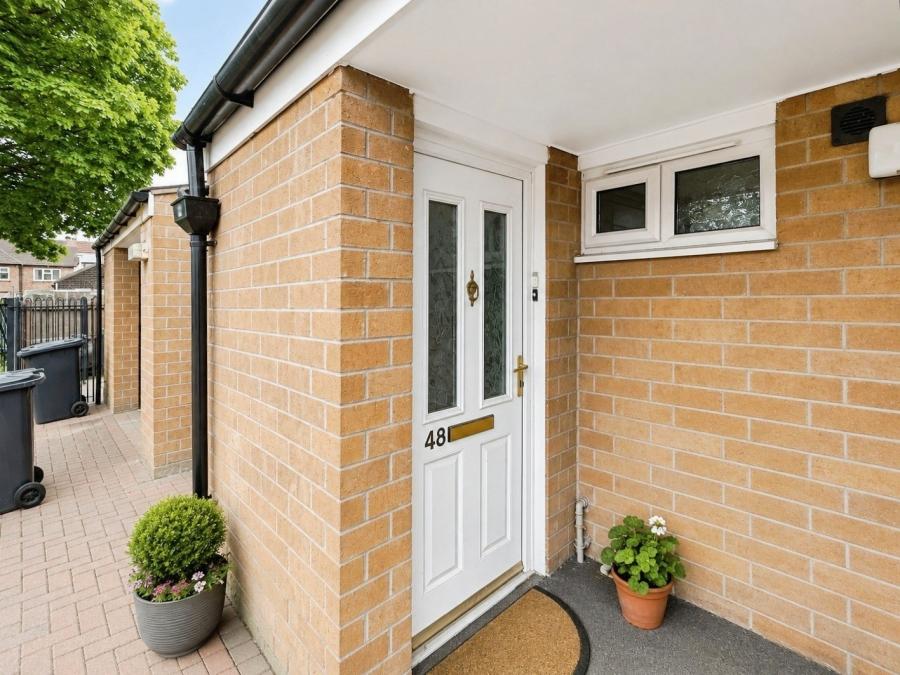 Flat California Gardens in Derby
