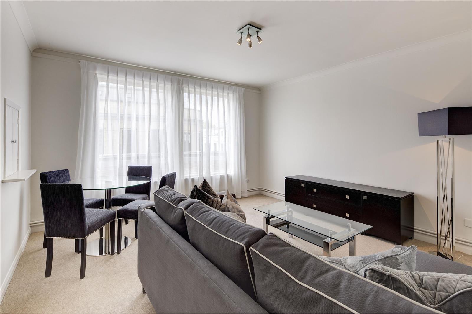 Flat Fulham Road in Greater London