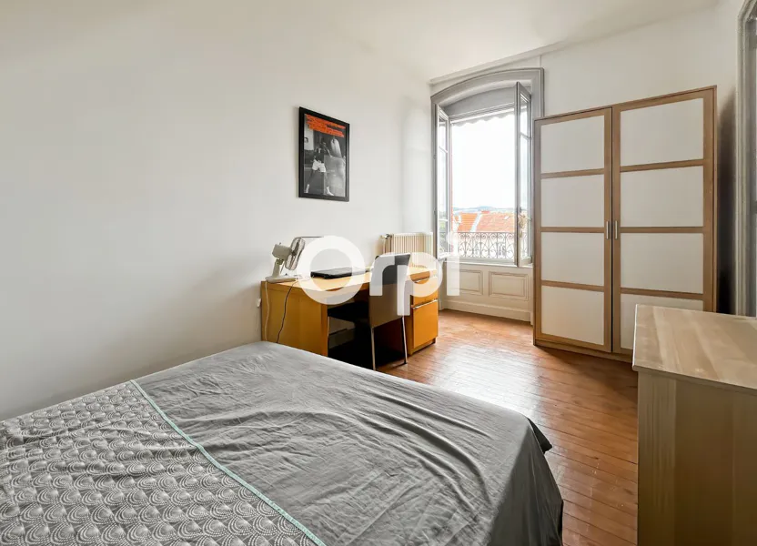 Appartement Place de la République à Saint-Symphorien-sur-Coise