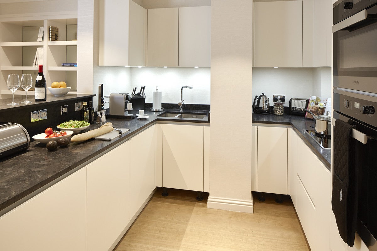 Flat Hyde Park Gate in Greater London